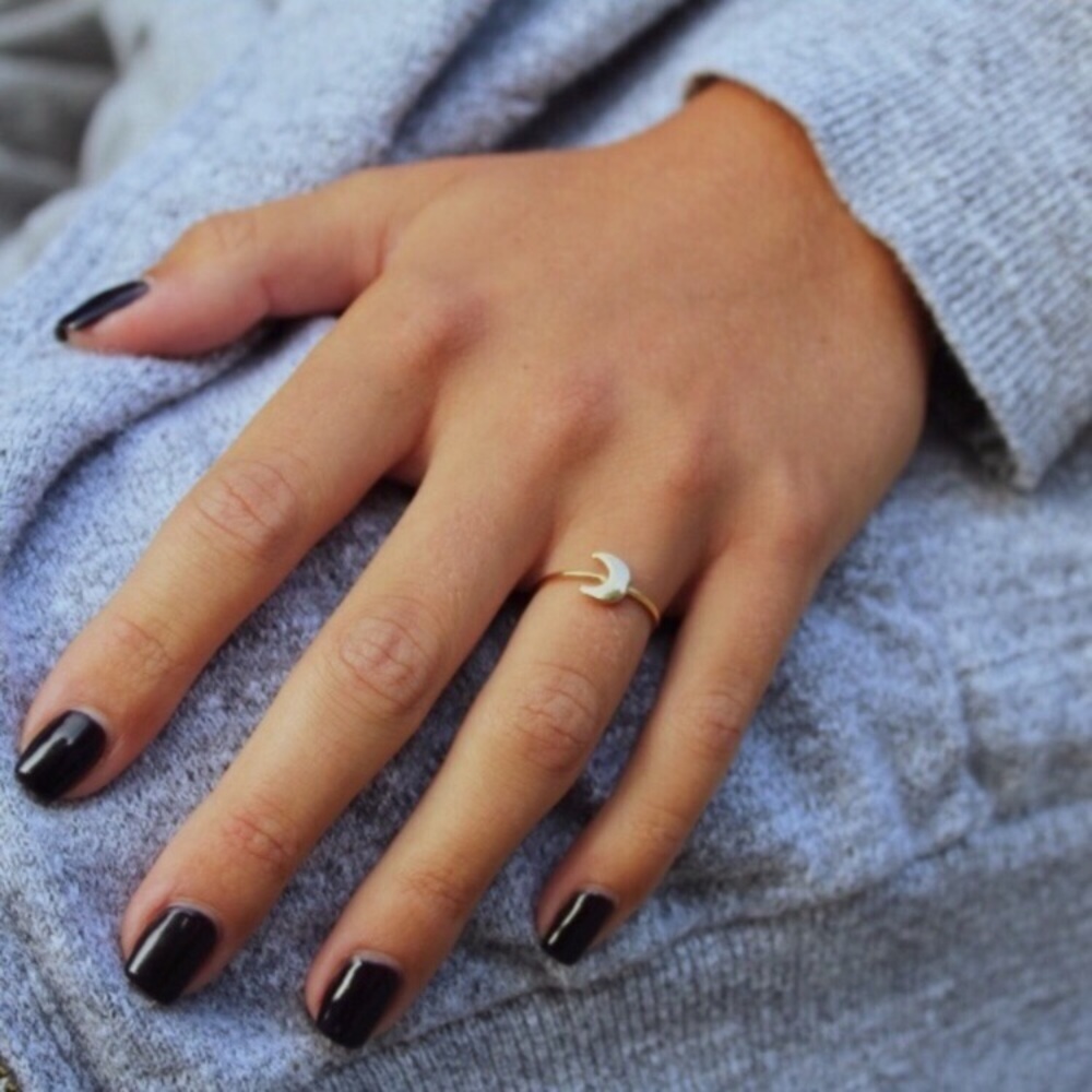 ✨ MAKE OFFER ✨ MINIMALIST SILVER HALF MOON RING
